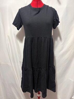 Classic Black Tiered Short-Sleeve Dress